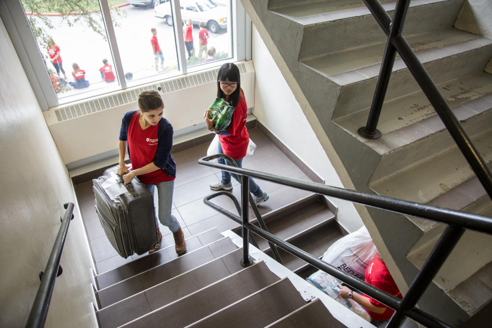 More than 300 student and staff volunteers will be available on Move-In Day to answer students' questions and help them get settled in their new digs. 