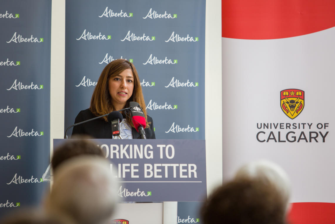 Sepideh Goli, PhD candidate in software engineering at the University of Calgary, addresses the audience. 