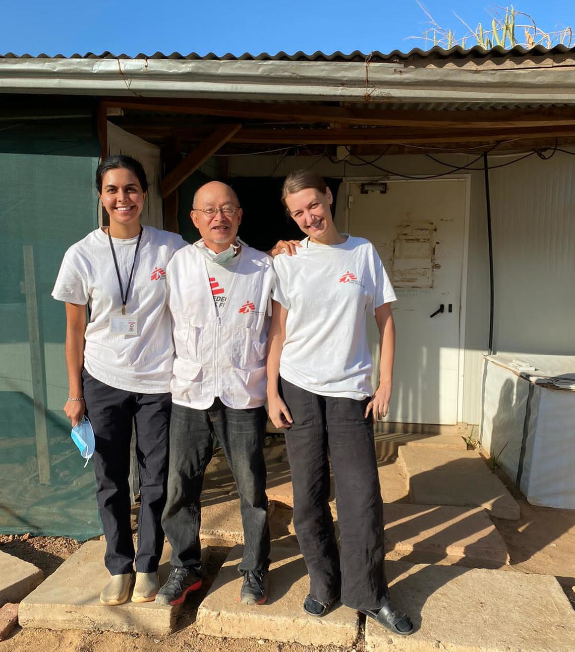 Masira Baloch with MSF coworkers