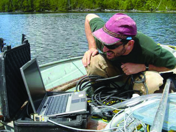 Observing data on a computer on board a boat