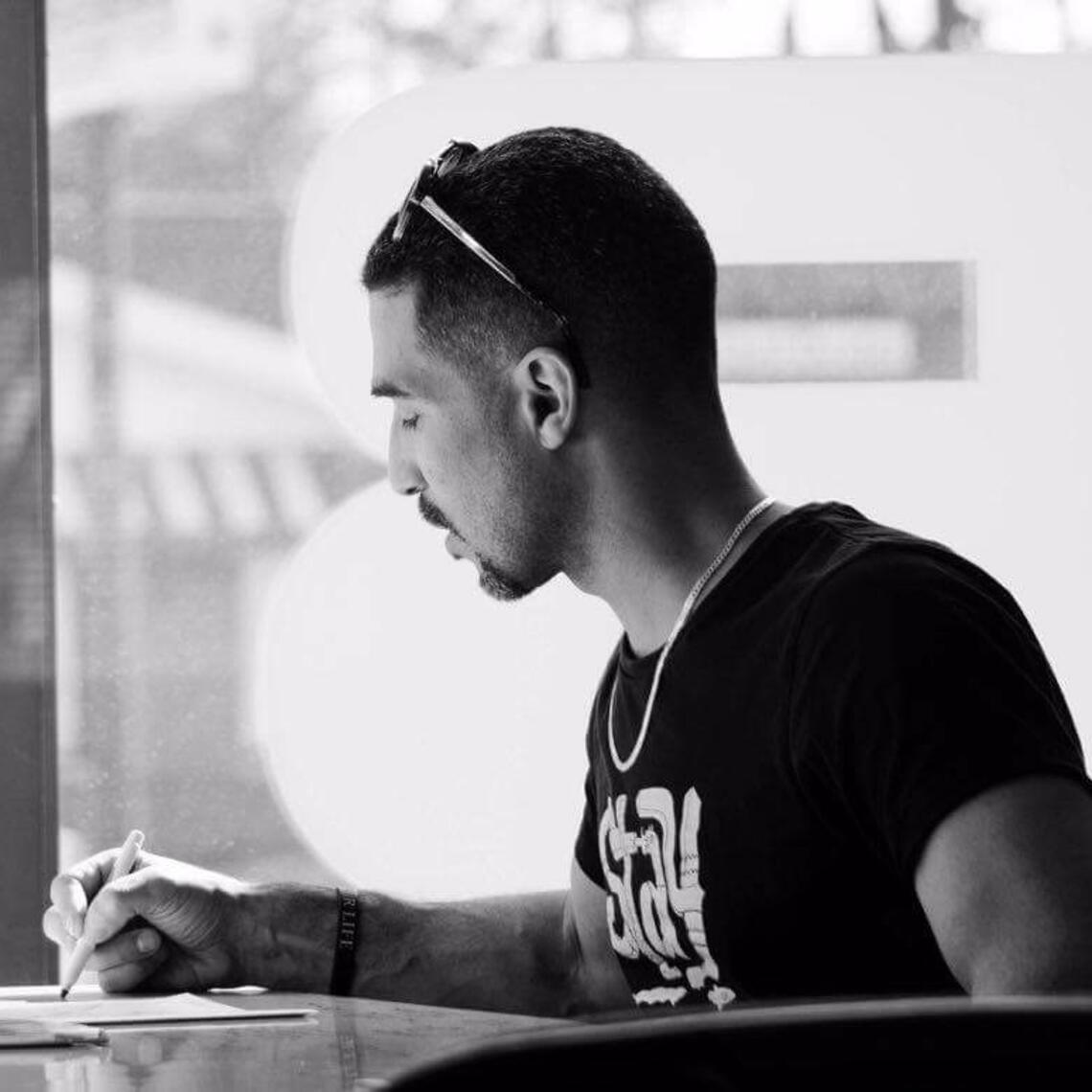 Wil Marquez sketching